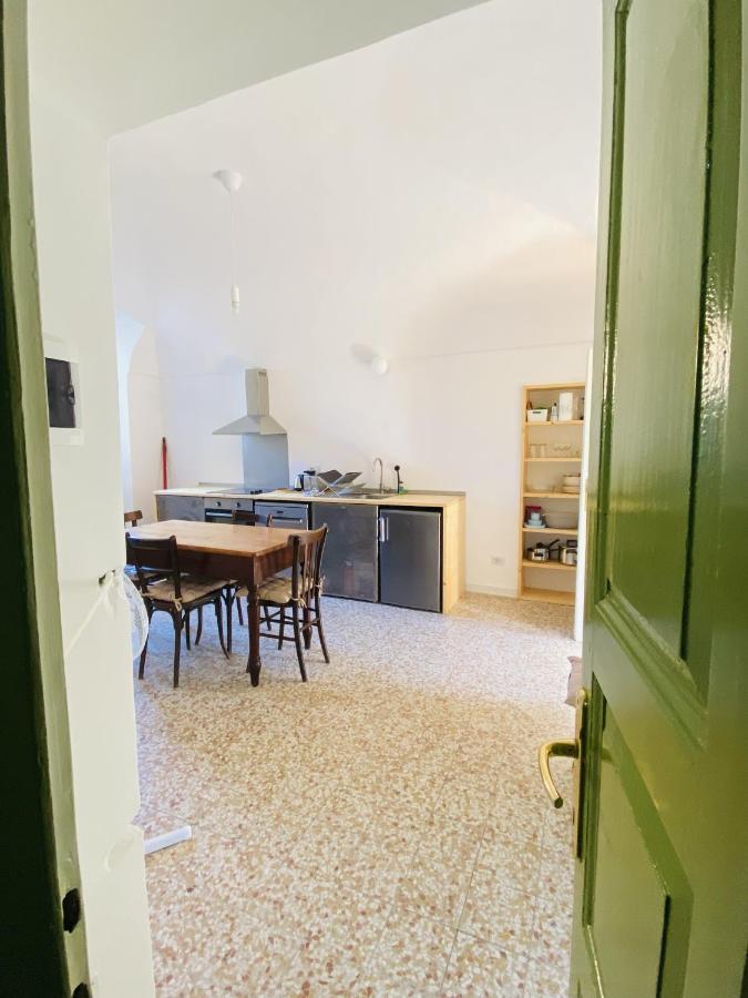 Castelveccana Apartment Portico I מראה חיצוני תמונה